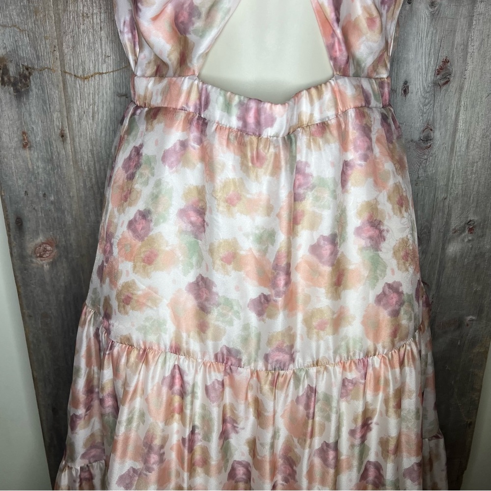 Storia Tiered Blush Floral Organza Puff Sleeve Cut Out Maxi Dress size Small - Picture 4 of 11